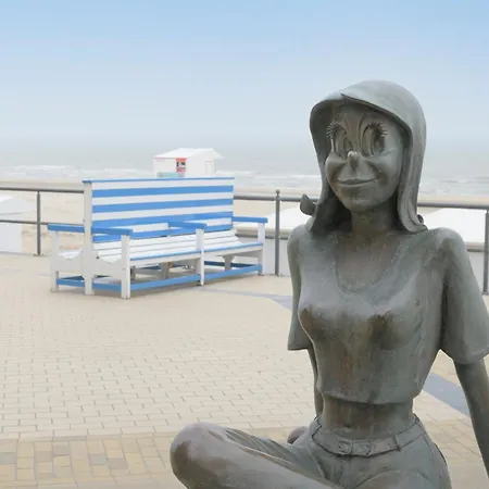 By The Sea, Cleaning Included Ferienhaus